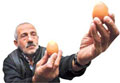 Yumurtan�n ?22 gram?l�k fark�n� buldu