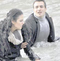 Oyuncular g�le girdiler
