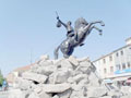 D�rtdivan?a K�ro�lu heykeli dikildi  