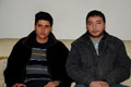 S�r perdesi aralan�yor