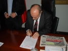 Bir destek de Vali�den