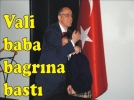 Vali Baba ba�r�na bast�