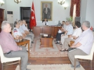 Muhtarlar Valiye dert yand� 