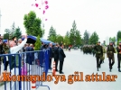 Komando'ya g�l att�lar