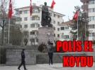 Polis el koydu
