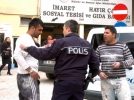 Polis gazla zor ay�rd�   