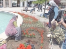 Meydanlar �i�ekleniyor