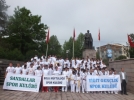 Sporcular atalar�na ko�tu