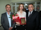 Hay�rseverlere plaket