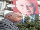 Ak�l insanlar �zzet Baba i�in i� ba��nda