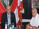 Kay�npeder damad�n�n yan�nda!..