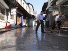 Belediye de�il, vatanda� temizliyor!