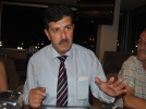 �Ak�ll� olan bizimle iyi ge�inir�