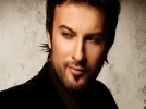 �nl�ler Tarkan'la e�lendi
