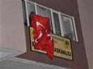 BDP binas�na T�rk bayra�� ast�lar