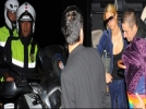 Paris polislerin ba��n� yakt�