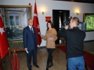Vali �z�imen TRT ekranlar�ndan seslendi: