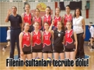 �nkilap salona ��k�yor