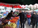 Pazarc�lar�n sorunlar�n� dinledi