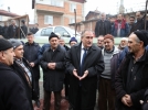 Ba�kan Y�lmaz Cuma namaz� ��k��� vatanda�larla sohbet etti