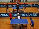 Gen�lerimiz masa tenisinde ter d�k�yor