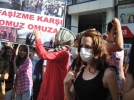 Binlerce ki�i y�r�d�