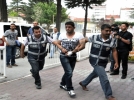 �lkeyi soyup so�ana �evirdi