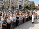 Caddede g�yabi cenaze namaz� k�ld�lar