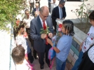 Vali ya�l�lar� ve �ocuklar� unutmad�