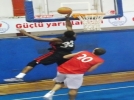 Efes 3�te 3 yapt�: 80-65