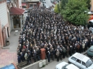 Yak�lan gen� topra�a verildi