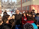 VAL� �Z��MEN �OCUKLARLA KARTOPU OYNADI