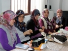 Ev han�mlar�ndan i�ne oyas� kursuna yo�un ilgi
