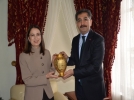 O k�z okula yerle�tirildi