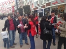 Gen�ler �anakkale i�in caddede
