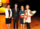 �nl� yazar okurlar�yla A�Bܒde bulu�tu