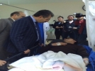 Vali Zahtero�ullar� kazazede i��ileri ziyaret etti