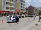 Bisikletli �ocu�a kamyonet �arpt�