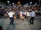 Sahnede ilk s�nav�n� verdi