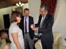 �i�e�i burnunda �niversitelilere alt�n hediye edildi