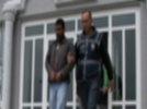 Polis kap�ya dayan�nca balkondan atlad�