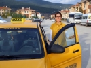 Kad�n taksi �of�r� ailesi i�in direksiyon sall�yor