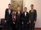 Solu�u K�l��daro�lu'nun yan�nda ald�lar