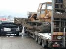 Dozerin kep�esi camdan i�eriye girdi