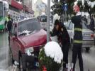 Okul yolunda faciadan d�n�ld�