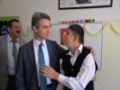 Vali Baru� �zel E�itim Merkezini ziyaret etti