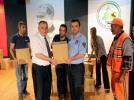 �al��anlar Belediyeden kolilerini ald�