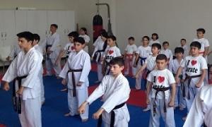 Karate kursuna b�y�k ilgi