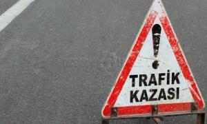 Mudurnuda trafik kazas�: 2 yaral�