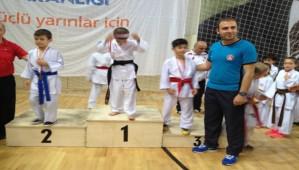 Belediyesporlu karateciler yeni sezona ba�ar�yla ba�lad�